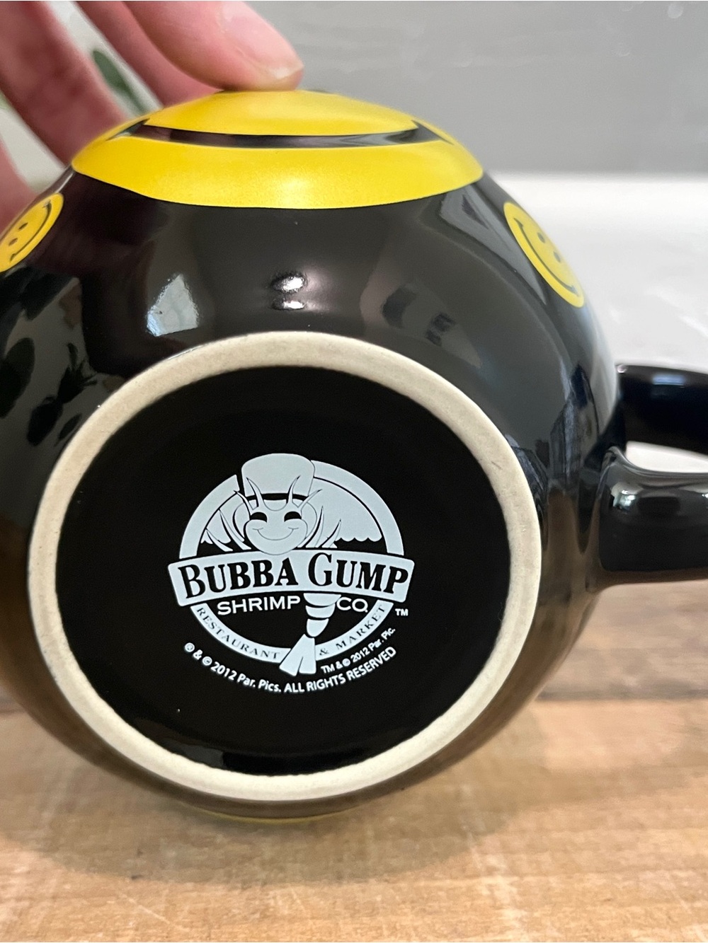 2012 Bubba Gump Shrimp Co. Smiley Face Movie Quote Coffee Mug - Picture 4 of 4